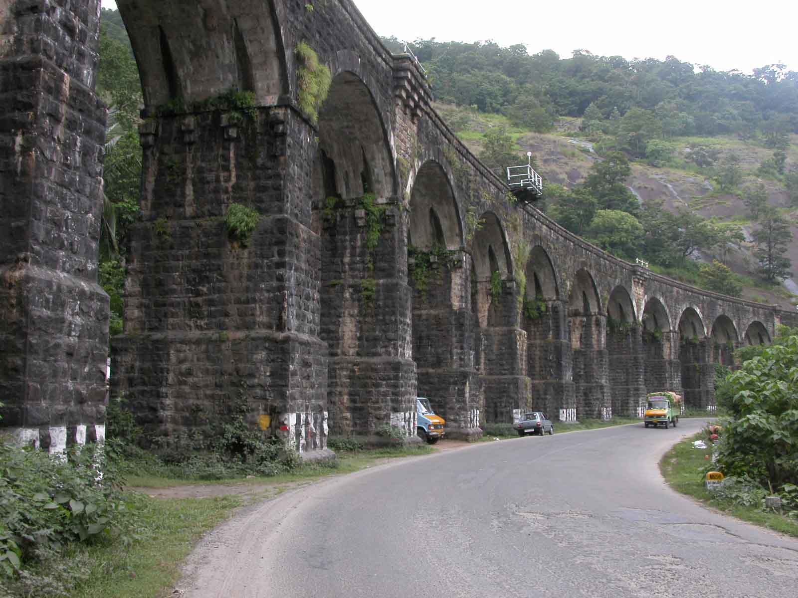 கண்ணுக்கு குளிர்ச்சி தரும் திக்திக் ரயில் பயணம்!!!