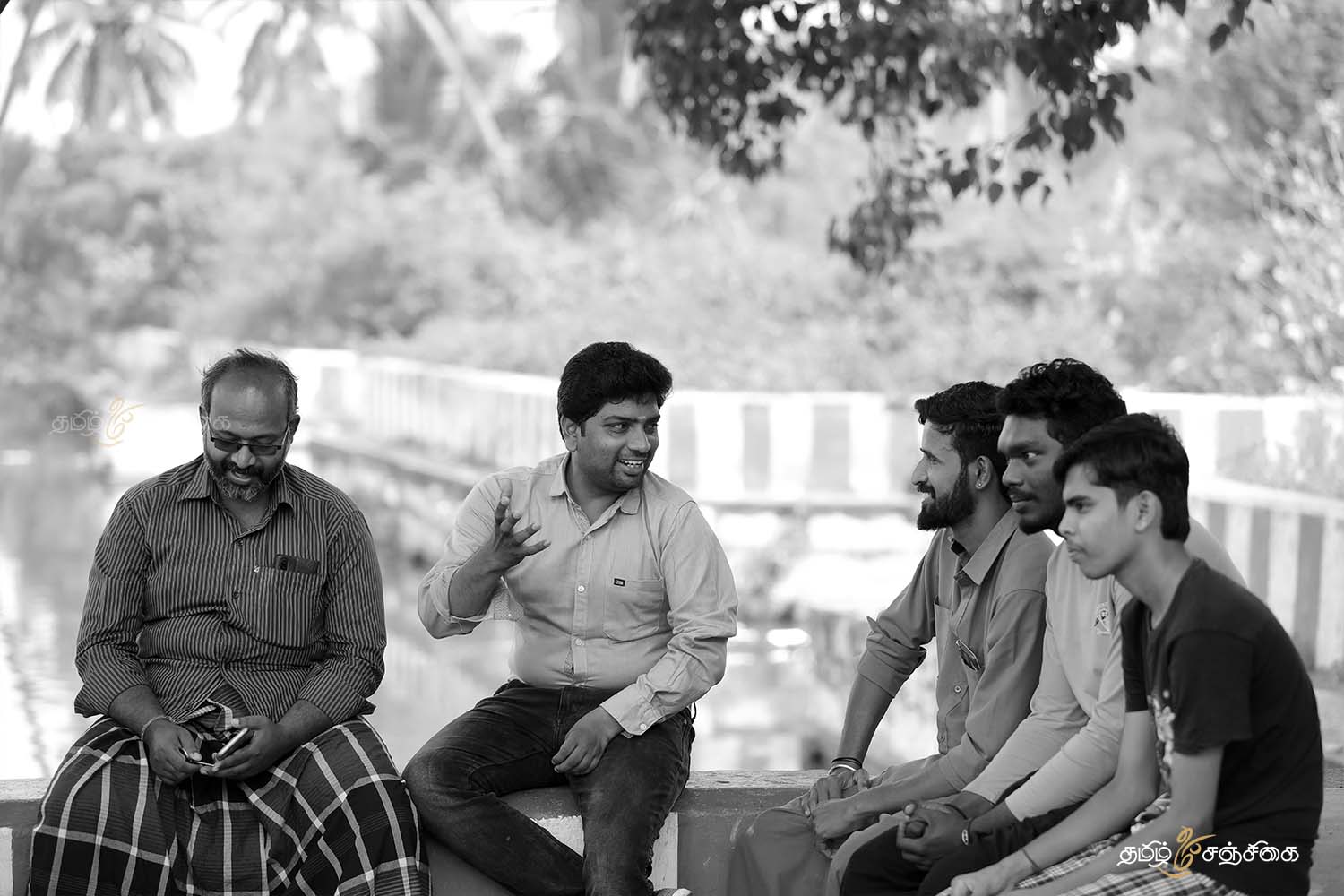 நடிகர்கள் ஏன் மக்கள் பிரச்சனைக்காக குரல் கொடுக்க வேண்டும்? பதிலளிக்கிறார் எழுத்தாளர் என். சுவாமிநாதன் 