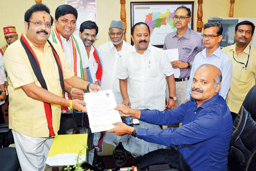 வேலூரில், நிறுத்தி வைக்கப்பட்ட மக்களவைத் தேர்தலுக்கான வேட்பு மனு தாக்கல் நிறைவு!