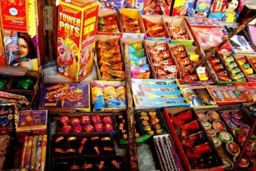 சாத்தூர் அருகே பட்டாசு கிடங்கில் தீ விபத்து! இருவர் பலி!