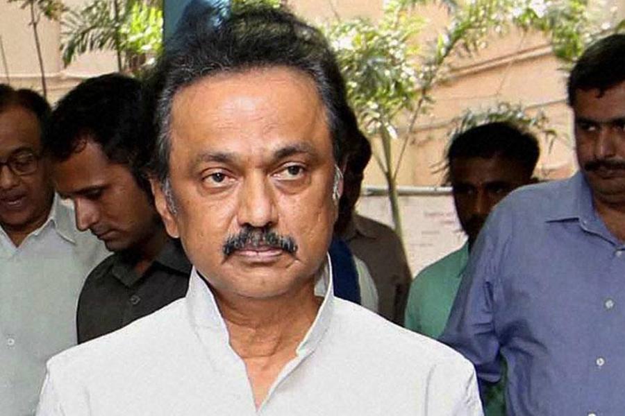 நெல்லையில் கொலை செய்யப்பட்ட முன்னாள் மேயரின் பணிப்பெண் மாரியம்மாள் குடும்பத்திற்கு திமுக தலைவர் ஸ்டாலின் ரூ.1 லட்சம் நிதியுதவி!