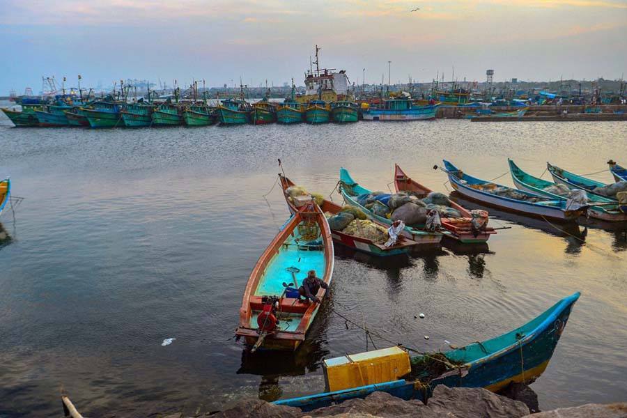 மீண்டும் காற்றழுத் தாழ்வு மண்டலம்: மீனவர்கள் கடலுக்குச் செல்ல தடை 