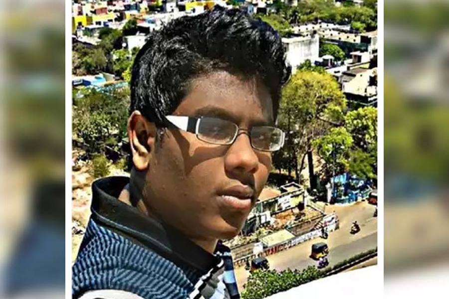 நீட் தேர்வில் ஆள்மாறாட்டம்: மாணவர் மதுரை ஐகோர்ட்டில் முன்ஜாமீன் மனு!