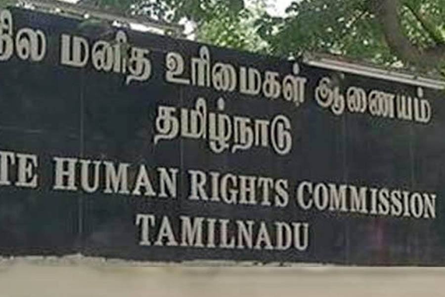 ஐடி ஊழியர்களிடம் வழிப்பறியில் ஈடுபட்ட காவலர்களிடம் மனித உரிமை ஆணையம் தாமாக முன் வந்து விசாரணை!