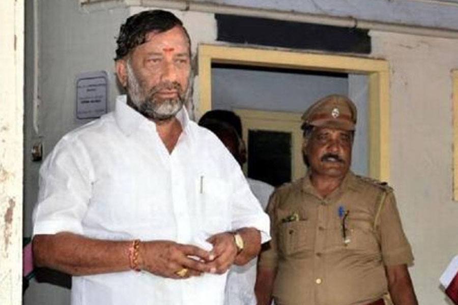 ஓ.பன்னீர்செல்வத்தின் சகோதரர் ஓ.ராஜா பால் உற்பத்தியாளர் கூட்டுறவு சங்க தலைவராக செயல்பட தடை!