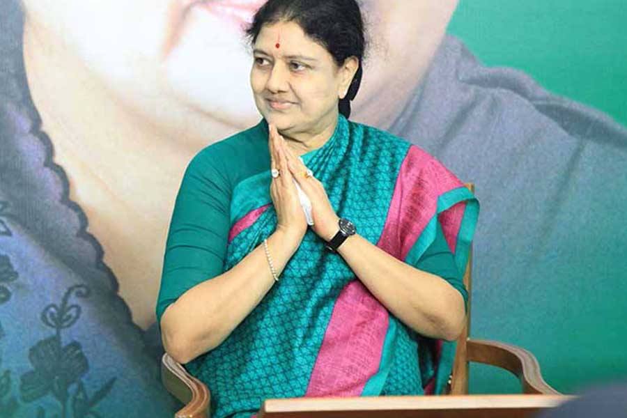 சசிகலா மீது 4 வழக்குகளில் குற்றச்சாட்டுகள் பதிவு!