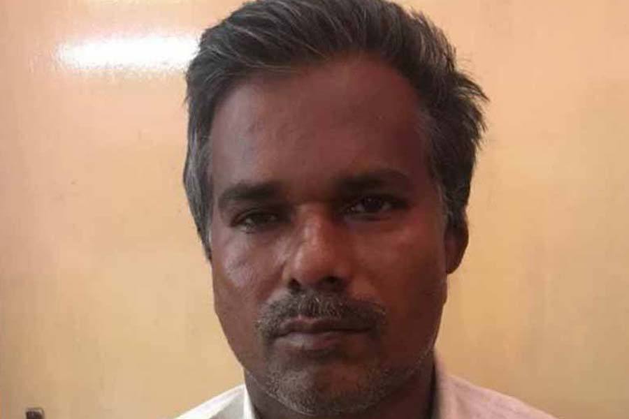 என்.ஆர். காங்கிரஸ் நிர்வாகி வெடிகுண்டு வீசி, வெட்டிக் கொலை