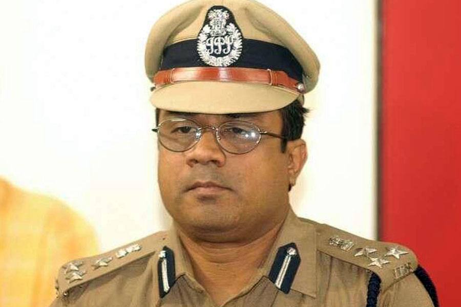 அனைத்து போலீசாரும் கட்டாயம் ஹெல்மெட் அணிய வேண்டும் - டி.ஜி.பி. திரிபாதி!