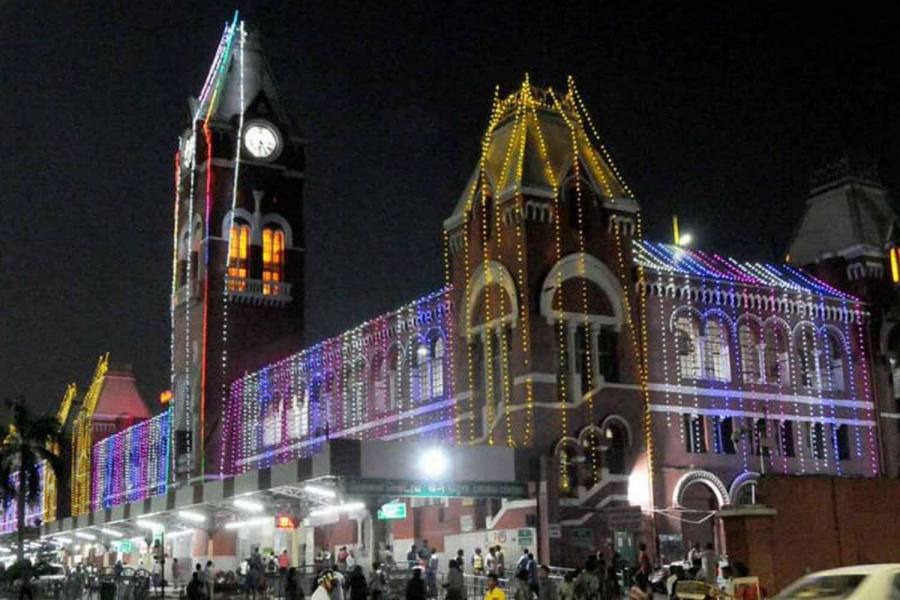 சென்னை சென்ட்ரல் ரெயில் நிலையத்திற்கு எம்.ஜி.ஆர். ரெயில் நிலையம் என்று பெயர் மாற்றம்!