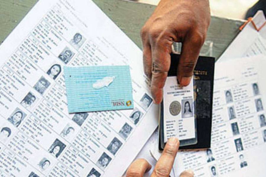 பட்டியலில் காணாமல் போன  22 லட்சம்  வாக்காளர்கள்- தெலங்கானாவில் அதிர்ச்சி
