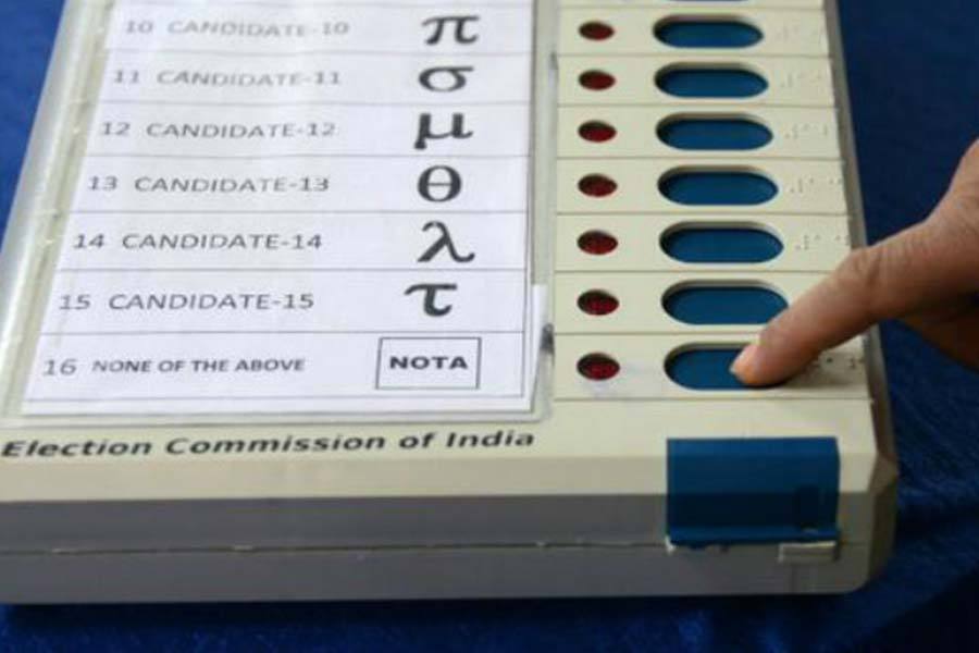 மின்னணு வாக்குப்பதிவு இயந்திரங்களுக்கு 22 அரசியல் கட்சிகள் எதிர்ப்பு!