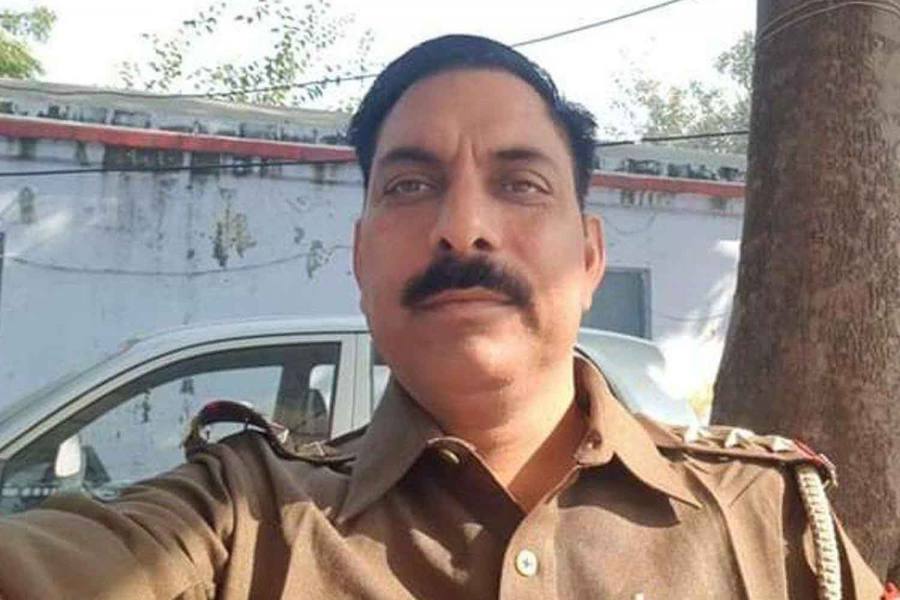 அக்தாலத் வழக்கை விசாரித்து வந்த போலீஸ் அதிகாரி கொலை 