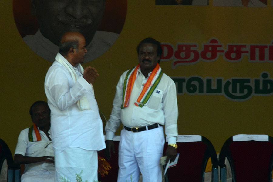 நாங்குநேரி இடைத்தேர்தல் செலவினை வசந்தகுமாரிடம் வசூலிக்க கோரிய வழக்கு தள்ளுபடி!
