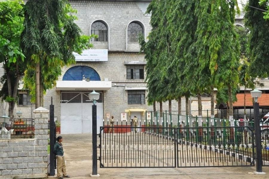 சசிகலா வழக்கில் ஆர்.டி.ஐ-யில் வெளியான சிறைத்துறை விதிமீறல்