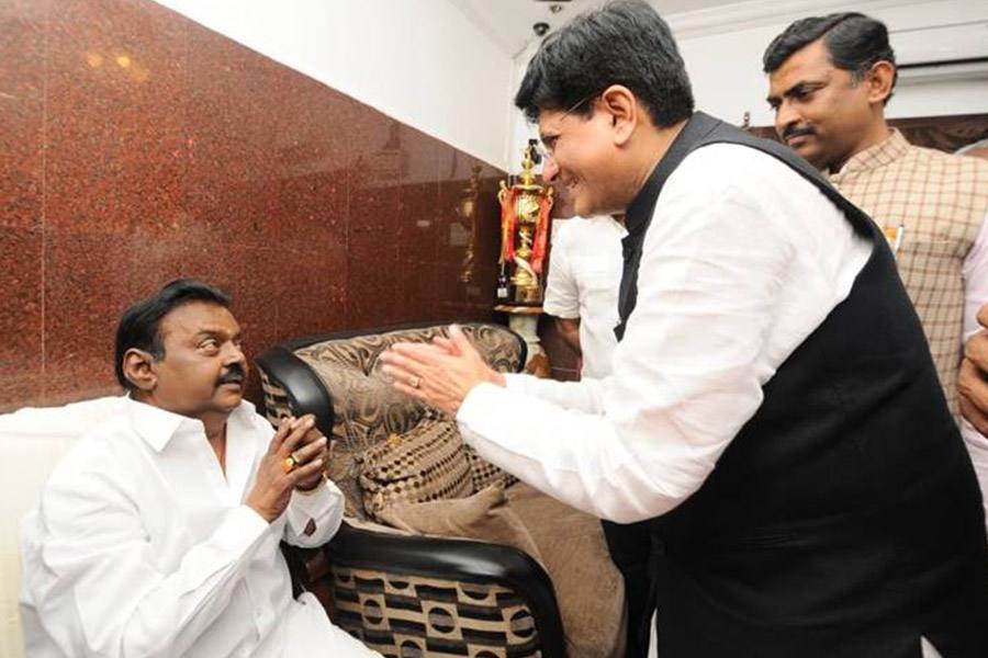 தேமுதிக தலைவர் விஜயகாந்துடன் மத்திய அமைச்சர் பியூஷ் கோயல் சந்திப்பு!