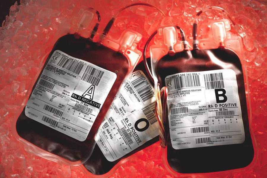 மருத்துவர்களின் அலட்சியத்தால் கர்ப்பிணிக்கு HIV ரத்தம் ஏற்றப்பட்ட அவலம்!