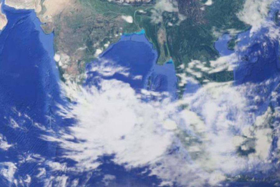 வங்க கடலில் நிலைகொண்டிருந்த ஆழ்ந்த காற்றழுத்த தாழ்வு மண்டலம் ‘பானி’ புயலாக மாறியது.!
