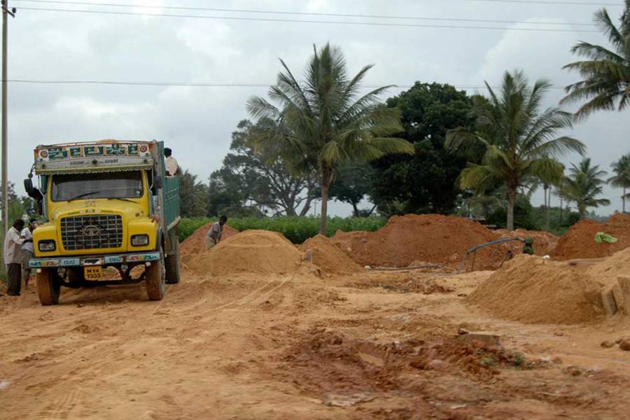 மலேசியா மணல்  2ஆம் கட்டமாக இறக்குமதி செய்ய முடிவு