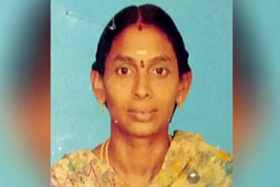குடிசை மாற்று வாரிய வீடு வாங்கி தருவதாக கூறி ரூ. 1.25 கோடி மோசடி செய்த பெண் - போலீசார் விசாரணை! 
