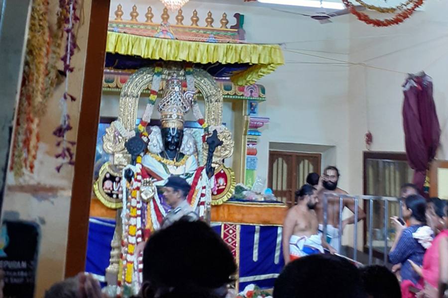 காஞ்சீபுரம் வரதராஜ பெருமாள் கோவில் அத்திவரதர் உற்சவத்தில் ரூ.9.89 கோடி வசூல்!