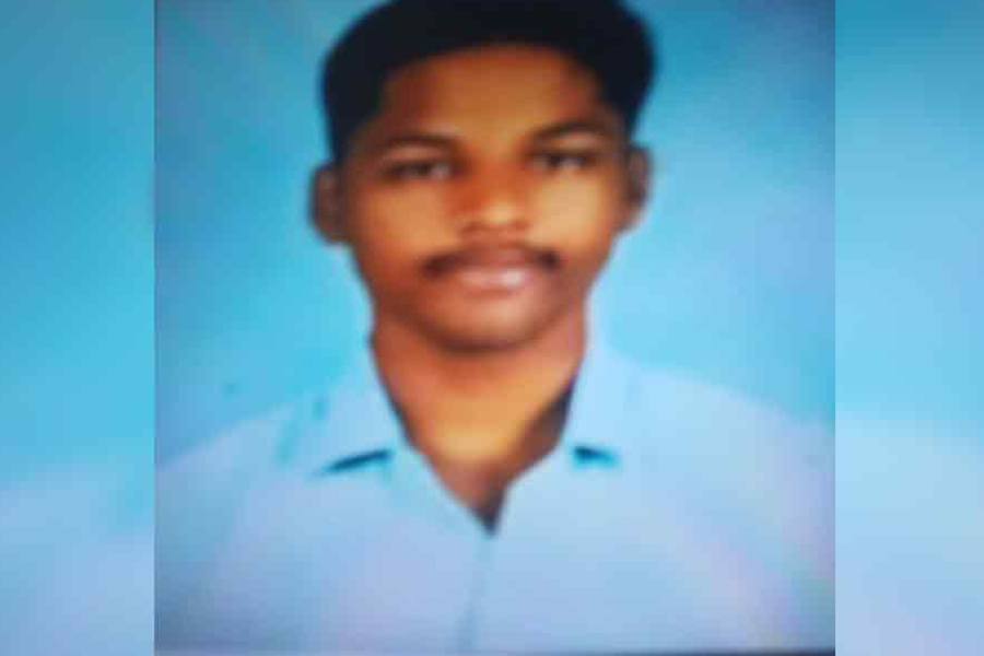 கோவையில் தனியார் கல்லூரி மாணவர், மாடியில் இருந்து குதித்து தற்கொலை!