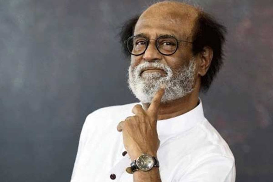“சுப்ரீம் கோர்ட்டின் தீர்ப்பை அனைவரும் மதிக்க வேண்டும்” நடிகர் ரஜினிகாந்த் கருத்து