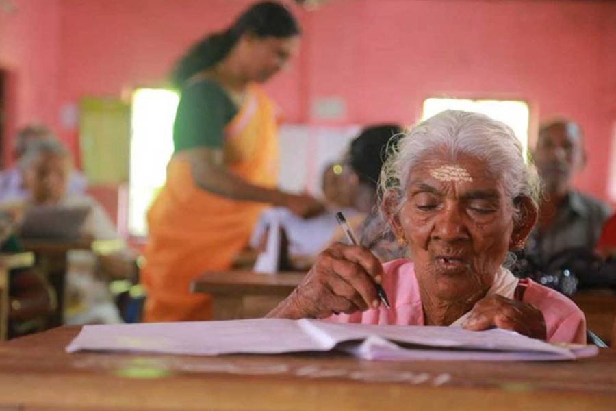 96 வயது பாட்டி, தேர்வில் வெற்றி!