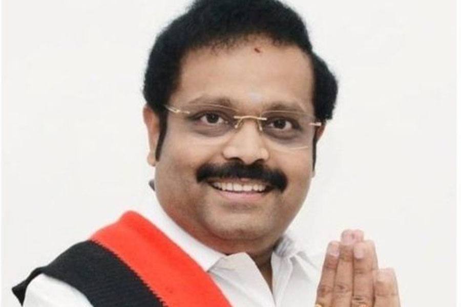 வேலூர் மக்களவை தொகுதிக்கு நடந்த தேர்தலில் திமுக வேட்பாளர் கதிர் ஆனந்த் வெற்றி பெற்றுள்ளார்.