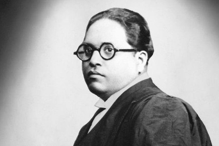 அம்பேத்கரின் நினைவு தினம் நாடும் முழுவதும் அனுசரிப்பு 