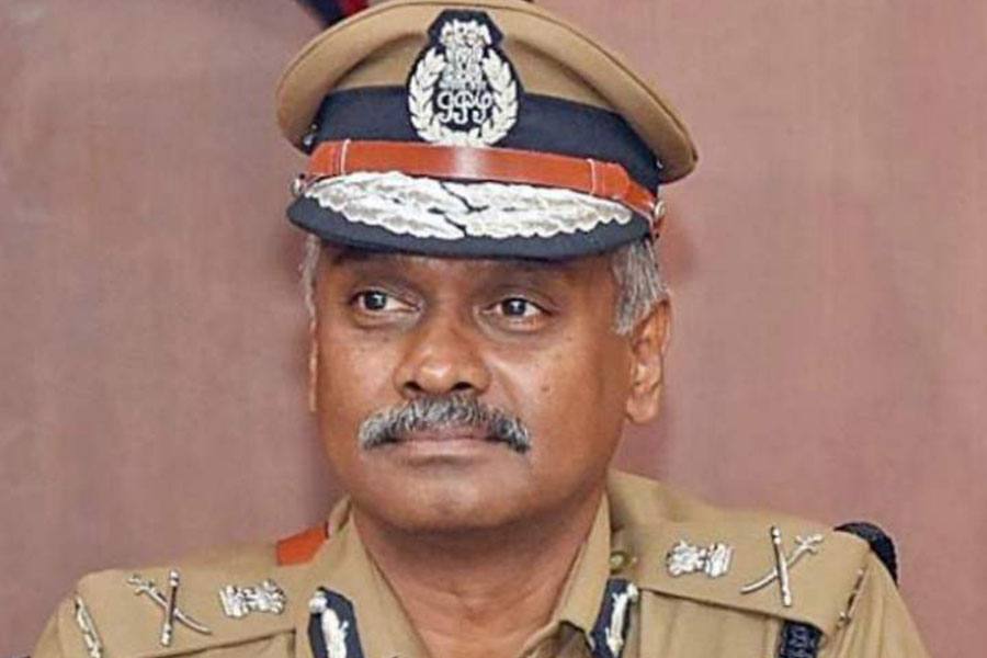 சென்னையில் 107 காவல் ஆய்வாளர்களை பணியிடமாற்றம்!