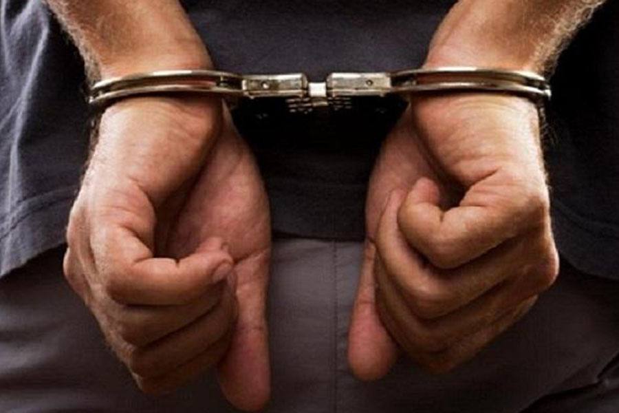 மாணவிக்கு பாலியல் தொந்தரவு கொடுத்த காவல் துறையினர் போக்சோ சட்டத்தில் கைது!