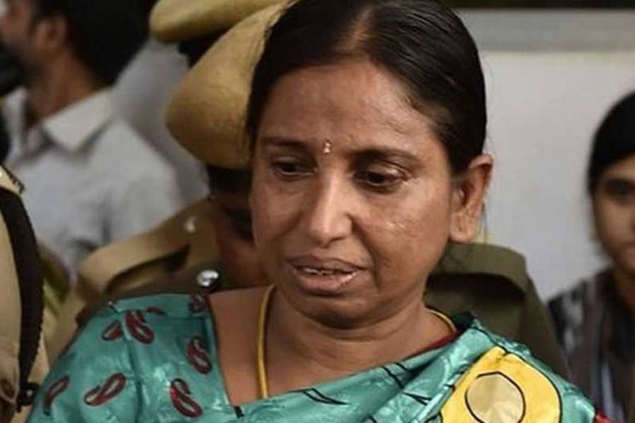 பரோல் முடிந்து மீண்டும் வேலூர் பெண்கள் சிறையில் அடைக்கப்பட உள்ளார் நளினி!