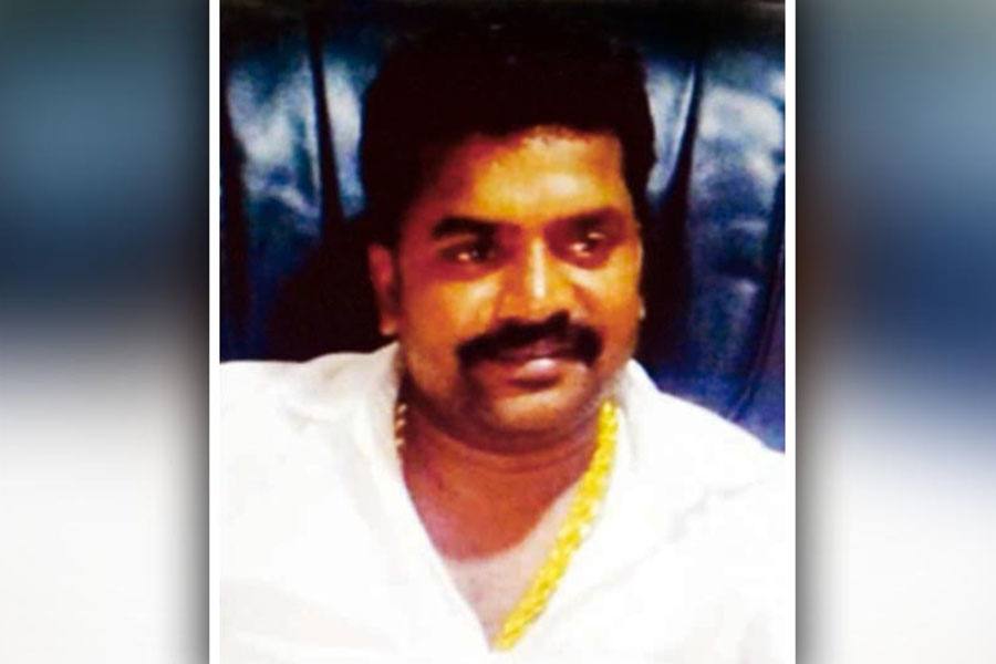 ரியல் எஸ்டேட் அதிபர் ஓட ஓட வெட்டிக் கொலை!