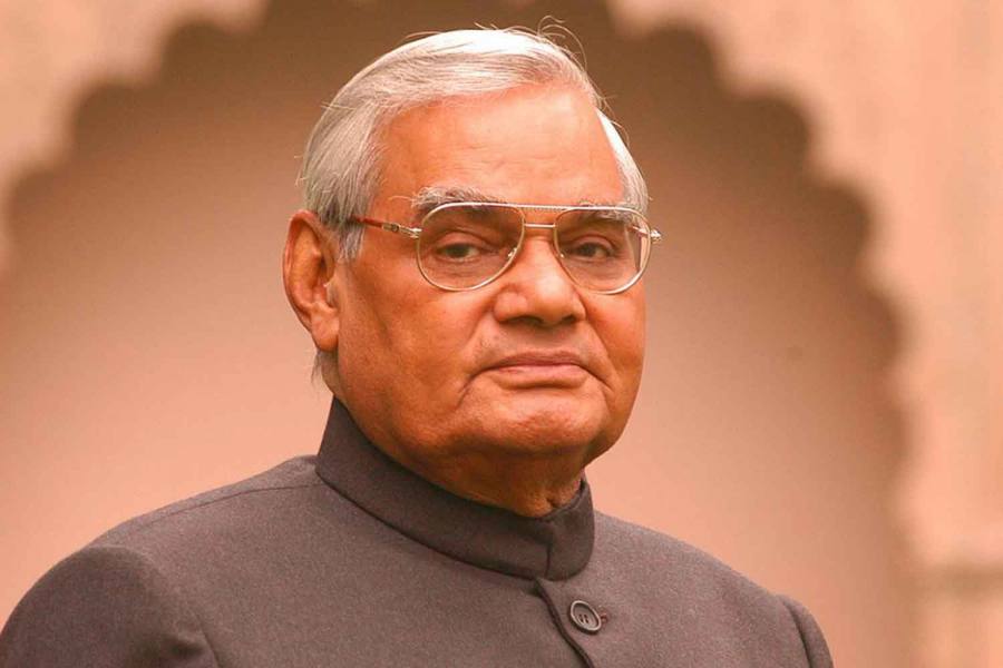 விரைவில் வாஜ்பாய் உருவம் பதித்த 100 ரூபாய் நாணயம் வெளியீடு