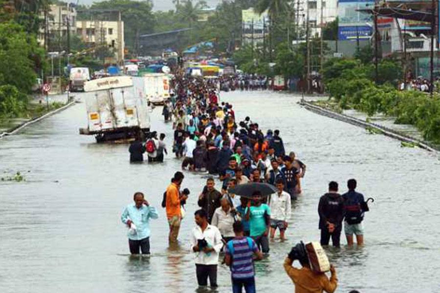 மும்பையில் தொடர் கனமழை காரணமாக பலியானோர் எண்ணிக்கை 18 ஆக அதிகரிப்பு!