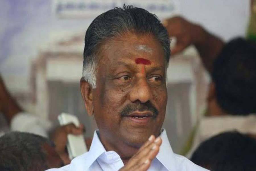துணை முதலமைச்சர் முற்றுகை, நிவாரணம் வழங்குமாறு மக்கள் கோரிக்கை 