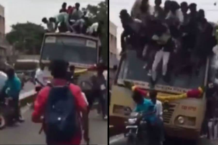 பஸ் டே கொண்டாட்டத்தில், பஸ்ஸில் இருந்து கொத்தாக கீழே விழுந்த கல்லூரி மாணவர்கள்!