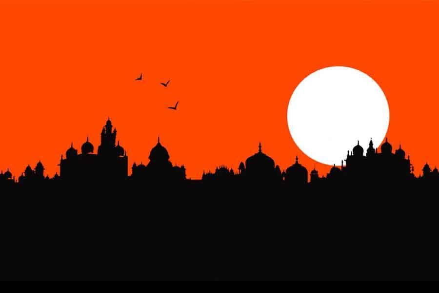 புதுச்சேரி அருகே மனைவிக்காக பிரமாண்ட மாளிகை கட்டிய கணவன்