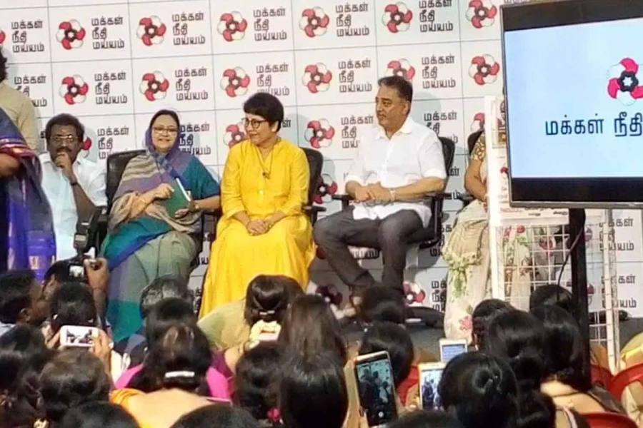 மக்கள் நீதி மய்யம் கட்சியில் இணைந்தார் கோவை சரளா!