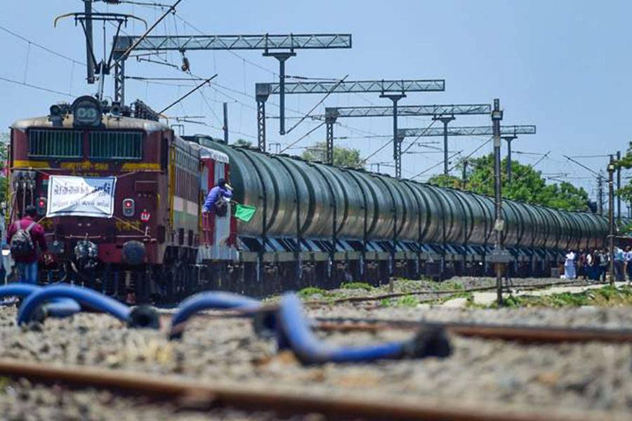 சென்னைக்கு தினமும் 2 ரயில்களில் குடிநீர் கொண்டு வரப்படும் - தமிழக அரசு