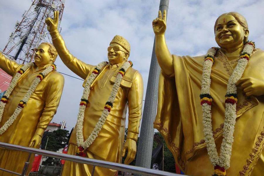 சென்னையில் ஜெயலலிதா சிலை திறக்கப்பட்டது 