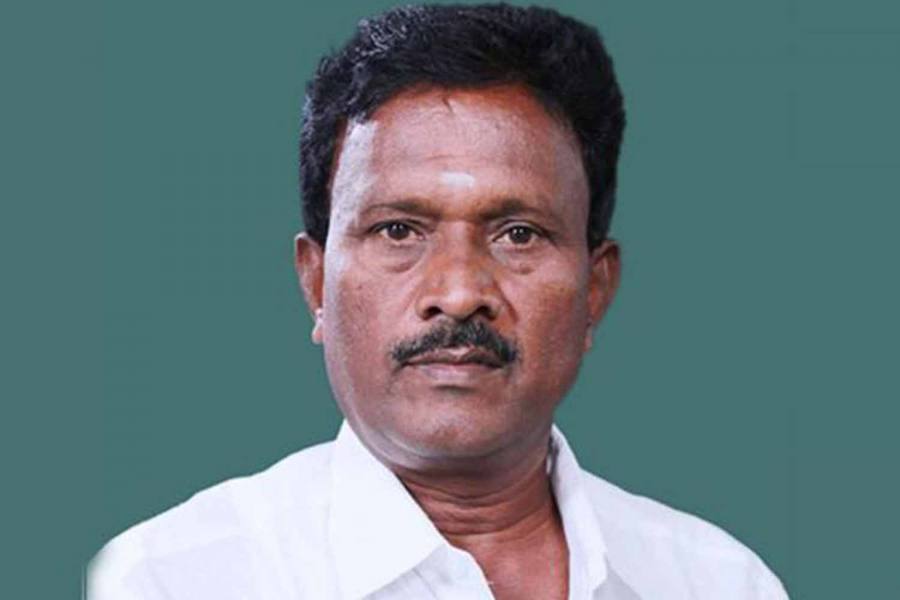 கார்விபத்தில் உயிரிழந்த அதிமுக எம்.பி எஸ்.ராஜேந்திரன் உடலுக்கு எடப்பாடி பழனிசாமி- ஒ.பன்னீர் செல்வம் அஞ்சலி!