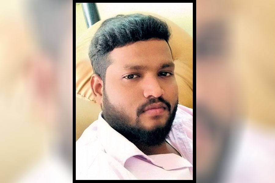 தாம்பரத்தில், பட்டப்பகலில் நடுரோட்டில் வைத்து 2 வாலிபர்கள் வெட்டிக்கொலை!