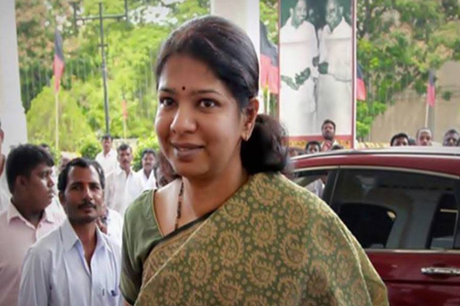 கனிமொழி வீட்டில் சோதனை நடத்தியது வருமான வரித்துறை அதிகாரிகள் இல்லை - தேர்தல் கமிஷன் விளக்கம்!