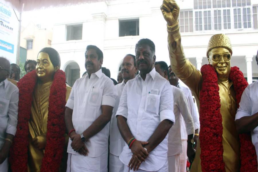 அ.தி.மு.க வின் 48-வது ஆண்டு தொடக்க விழா; தலைமை அலுவலகத்தில் கொண்டாட்டம்!