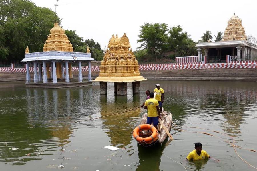 40 ஆண்டுகளுக்கு பின் நடைபெறும் அத்திவரதர் விழாவையொட்டி, காஞ்சிபுரத்தில் பள்ளிகளின் வேலை நேரம் குறைப்பு!