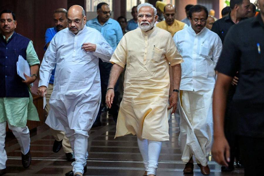 ஊழல் குற்றச்சாட்டு மற்றும் பணியில் திறமையின்மை போன்ற காரணங்களால் கடந்த 5 ஆண்டுகளில் அரசு அதிகாரிகள் 312 பேருக்கு கட்டாய பணி ஓய்வு!