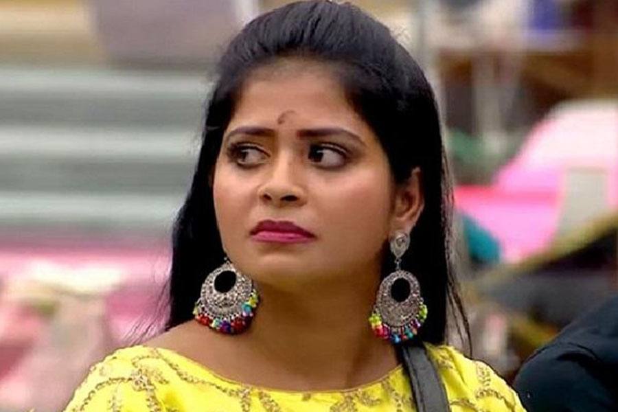 பிக் பாஸ் வீட்டில் சக போட்டியாளர்கள் என்னை கொடுமைப்படுத்தினர்: மதுமிதா காவல் நிலையத்தில் புகார்!