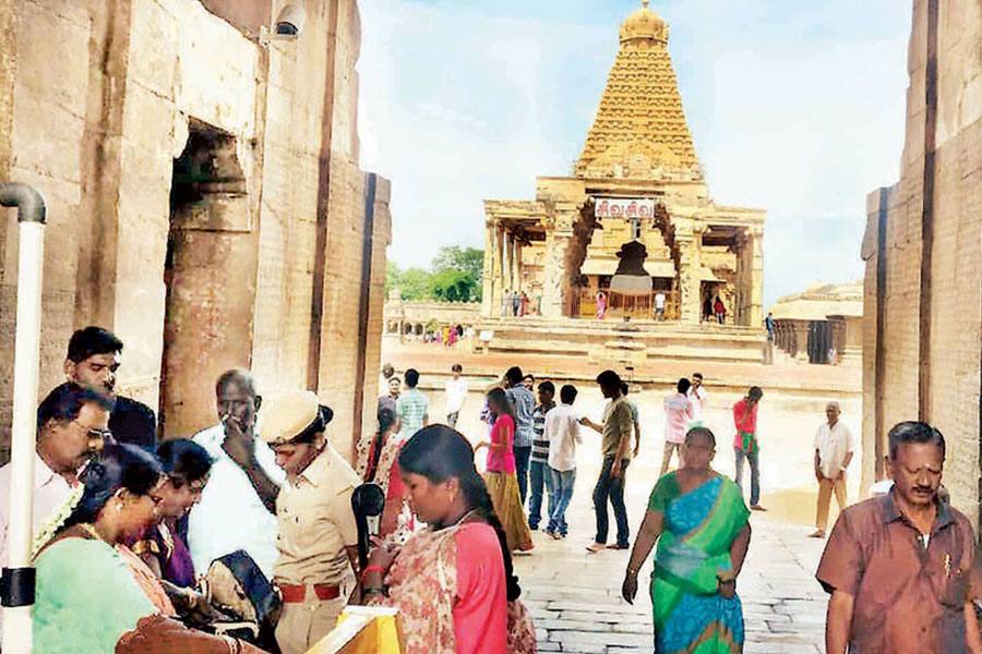 பயங்கரவாதிகள் அச்சுறுத்தல்: தமிழகம் முழுவதும் 2-வது நாளாக தீவிர கண்காணிப்பு