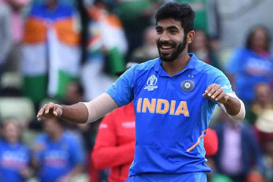 குறைந்த டெஸ்ட் போட்டிகளில் 50 விக்கெட்டுகளை கைப்பற்றிய இந்திய வேகப்பந்து வீச்சாளர் என்ற சாதனையை படைத்தார் பும்ரா!